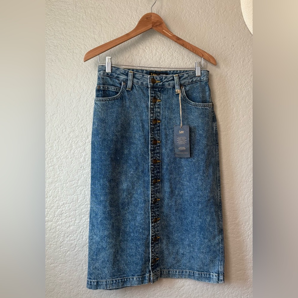 Lee Women's Medium Blue Button-Front Straight Denim Skirt
